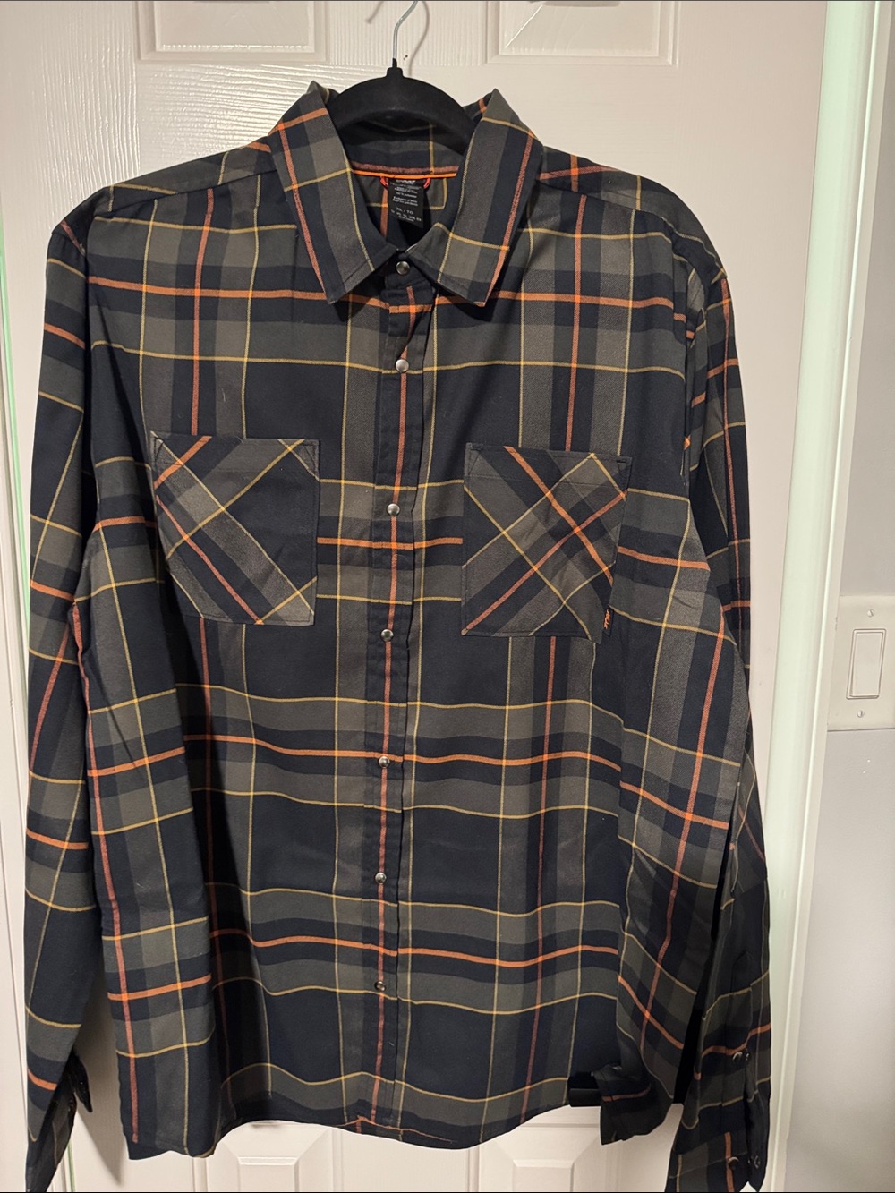 XL Fox Men's Black Plaid Button-Up Shirt with Orange and Tan Lines